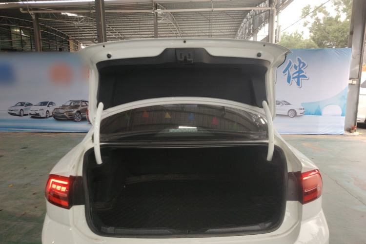 Used Volkswagen Lamando 2021 230TSI DSG Fashion Edition Trunk