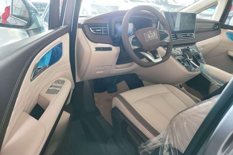 Used Bestune M9 2023 2.0T Ultimate Edition