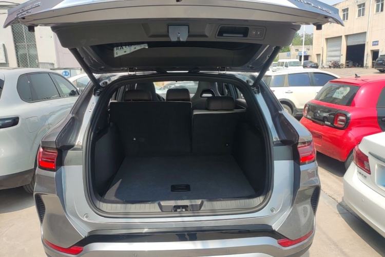 Used BYD Song PLUS New Energy 2025 DM-i 112KM Prestige Model Trunk