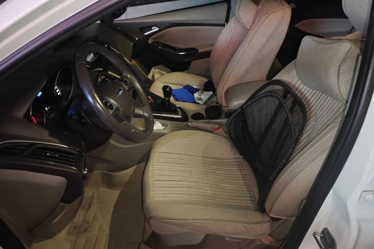 Used Ford Focus 2012 Sedan 1.6L Manual Fashion Edition
