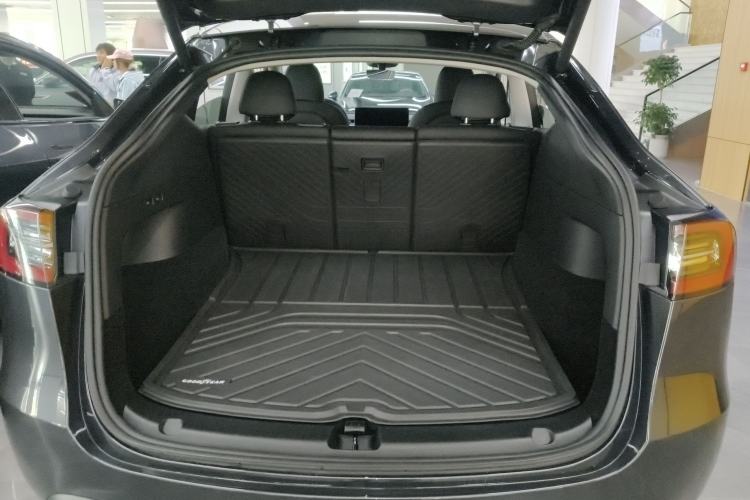 Used Tesla Model Y 2024 Long-Range All-Wheel-Drive Version