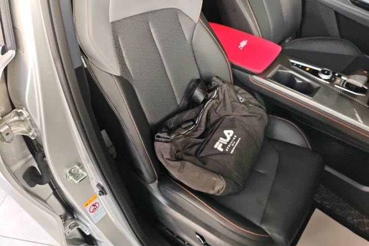 Used Oshan Z6 New Energy 2023 ZhiDian iDD 150KM Flagship PLUS Smart Parking Edition