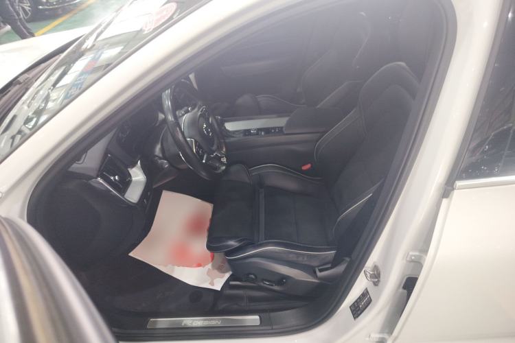 Used Volvo XC60 2019 T5 4x4 Smart & Dynamic Sport Edition China VI Standard