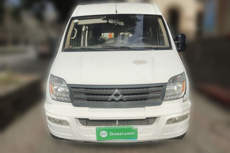 Used SAIC MAXUS Xintu V80 2014 2.5T Aotuntong Short Wheelbase Mid-Roof Model