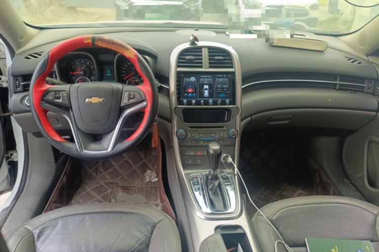 Used Chevrolet Malibu 2013 2.0L Automatic Luxury Edition Center Console