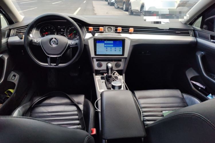 Used Volkswagen Magotan 2019 280TSI DSG Comfort Model China VI Standard Center Console