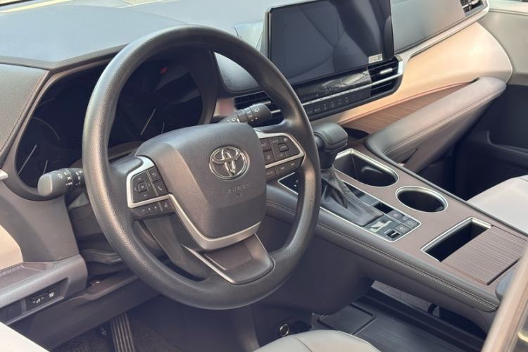 Used Toyota Granvia 2024 2.5L Hybrid Comfort Edition