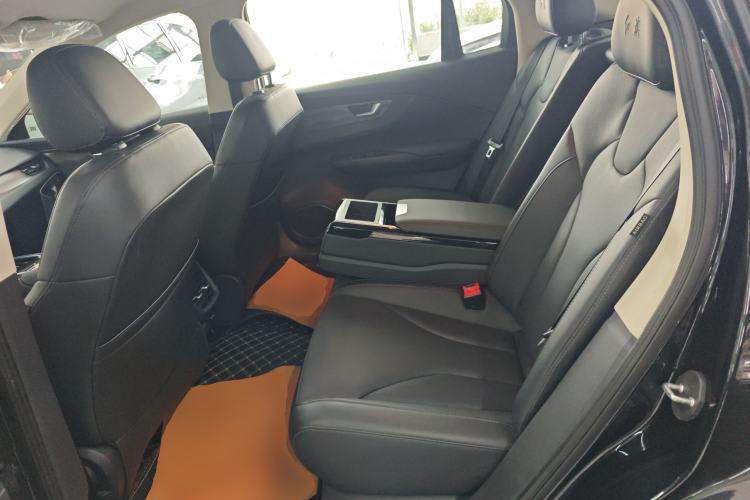 Used Hongqi E-QM5 2022 431 km Charge & Enjoy Edition
