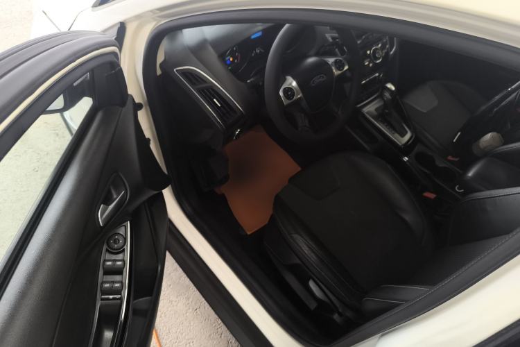 Used Ford Focus 2012 Hatchback 1.6L Automatic Fashion Edition