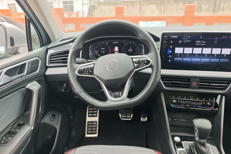 Used Volkswagen Tiguan L 2022 330TSI Automatic Two-Wheel Drive R-Line Flagship Edition Steering Wheel