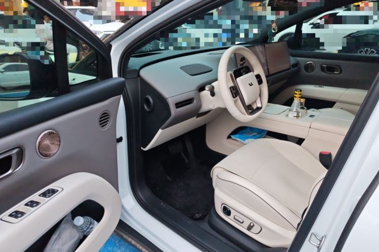 Used Li Auto i6 2025 Model Four-Wheel-Drive Standard Type