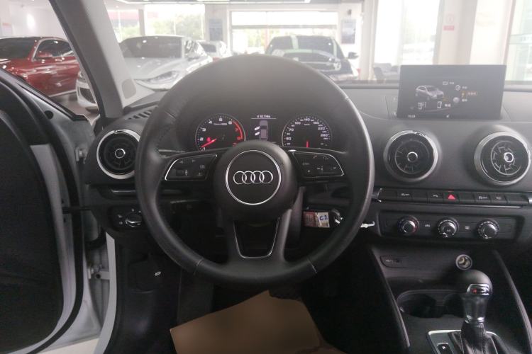 Used Audi A3 2020 Sportback 35 TFSI Fashion Edition China VI Emission Standard Steering Wheel