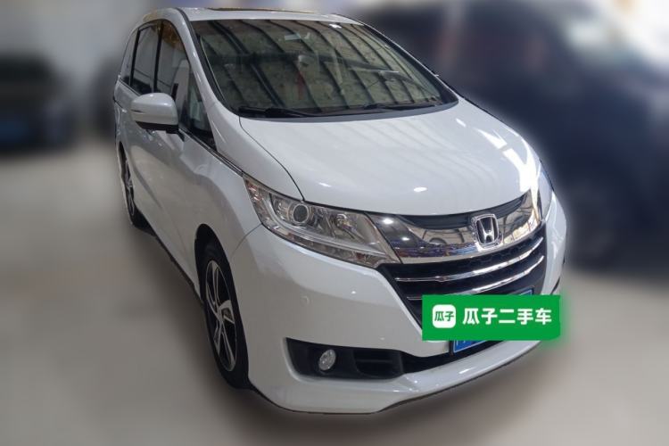 Used Honda Odyssey 2017 2.4L Luxury Edition Front Right 45 Deg