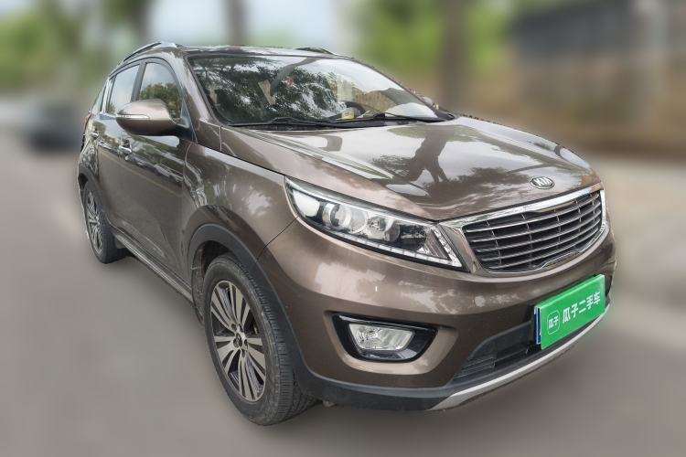 Used Kia Sportage R 2015 2.0L Automatic Two-Wheel Drive DLX Model Front Right 45 Deg