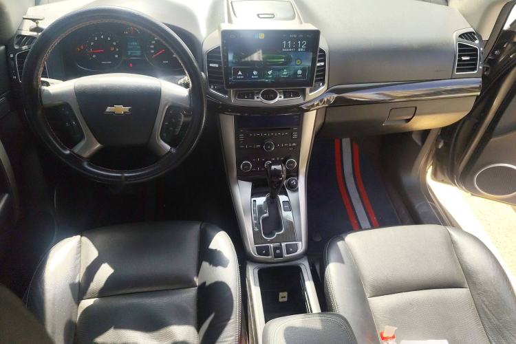 Used Chevrolet Captiva 2015 2.4L 4x4 Flagship Edition 7-Seater

