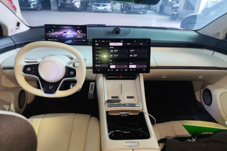 Used Hima Luxeed S7 2025 855 km Max