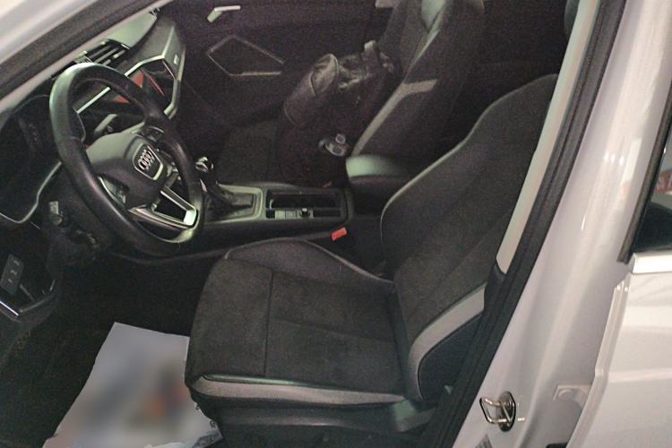 Used Audi Q3 2022 35 TFSI Progressive Dynamic Edition
