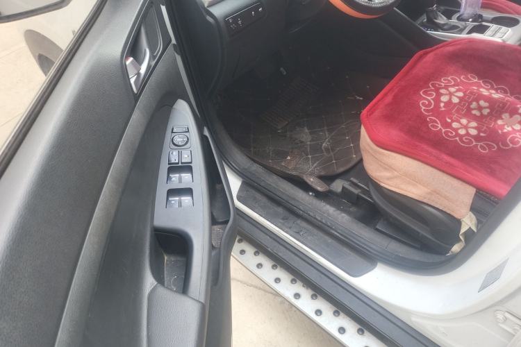 Used Hyundai Tucson 2015 1.6T Dual-Clutch Two-Wheel-Drive Smart Model Driver Seat