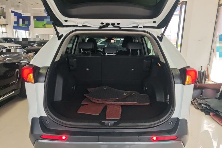 Used Toyota RAV4 2022 2.0L CVT Two-Wheel Drive Fashion Plus Edition
