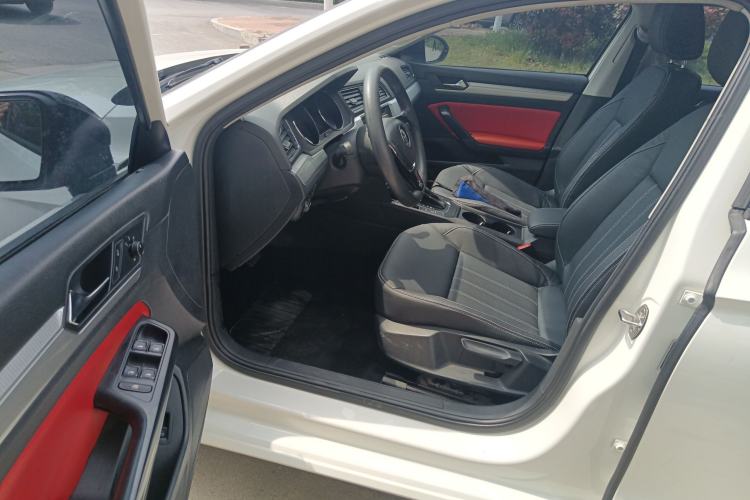 Used Volkswagen Lamando 2018 230TSI DSG Fashion Edition Left Front Seat