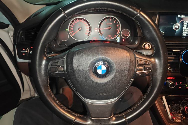 Used BMW 5 Series 2014 525Li Luxury Design Package
