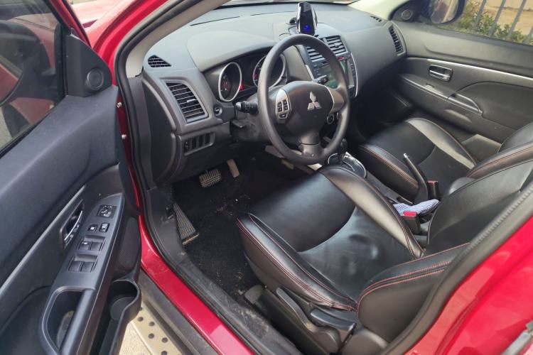 Used Mitsubishi ASX 2013 2.0L CVT Two-Wheel Drive Elite Edition Driver Seat