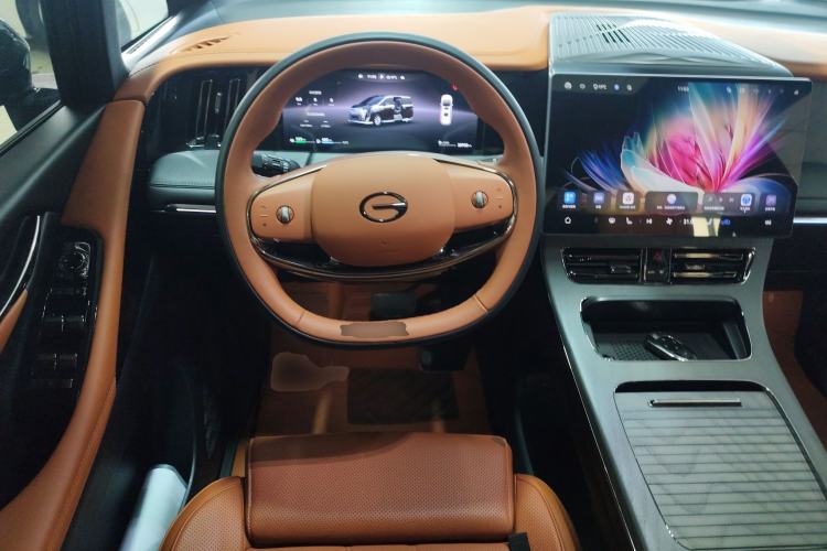 Used GAC Trumpchi Xiangwang M8 2025 Kunkun Series Ultra First-Class Cabin
