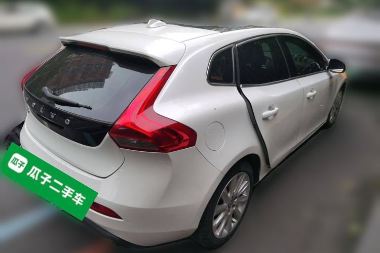 Used Volvo V40 2015 1.6T Zhiya Edition
