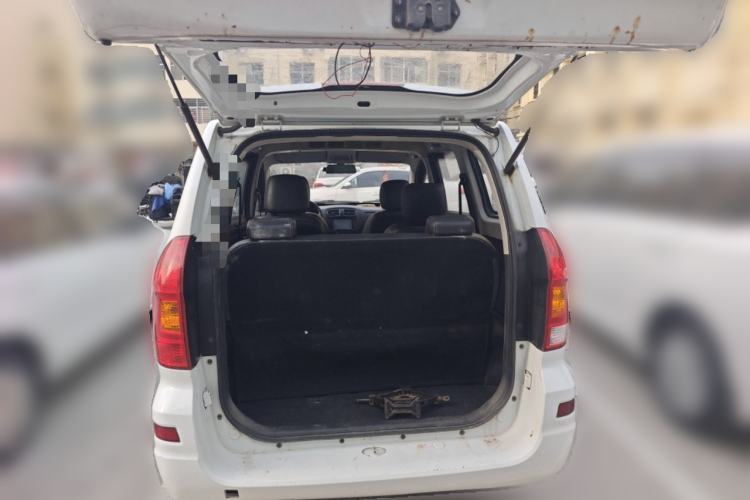 Used Dongfeng Fengon 330 2014 1.5L Manual Standard Edition DK15-02 Trunk