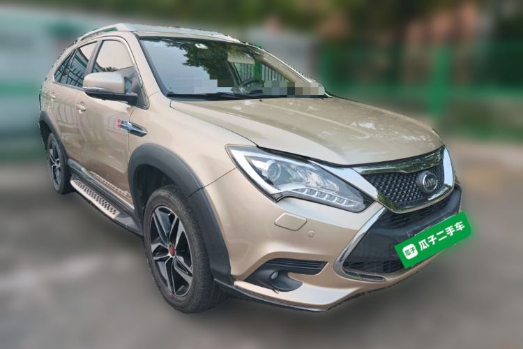 Used BYD Tang New Energy 2015 2.0T Four-Wheel-Drive Flagship Model Front Right 45 Deg