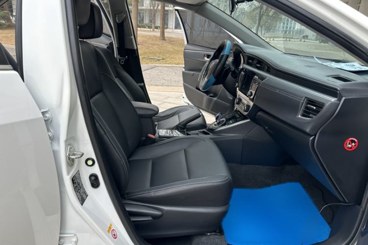 Used Toyota Corolla 2016 Dual-Engine 1.8L E-CVT Elite Edition
