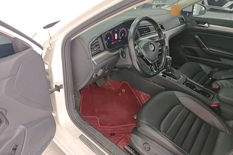 Used Volkswagen Lamando 2021 280TSI DSG Comfort Edition Driver Seat