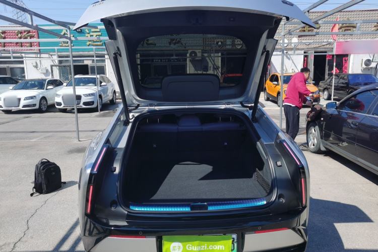 Used XPeng P7 2025 Model—750 All-Wheel-Drive High-Performance Ultra