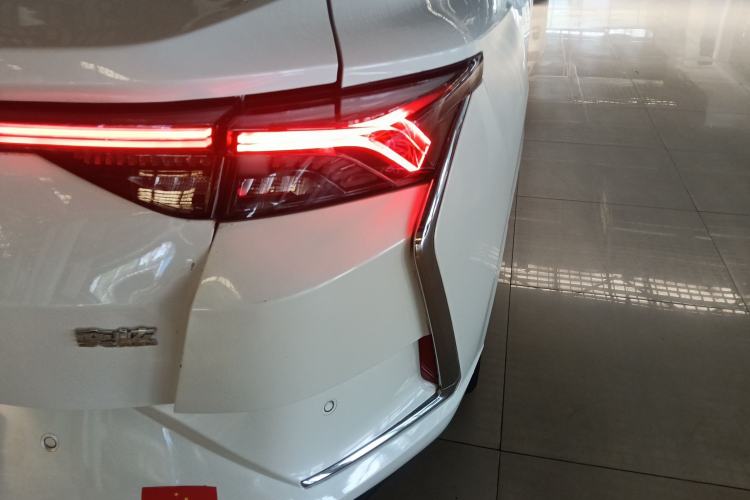 Used Dongfeng Aeolus Yixuan 2021 230T Automatic Chasing Shadow Edition