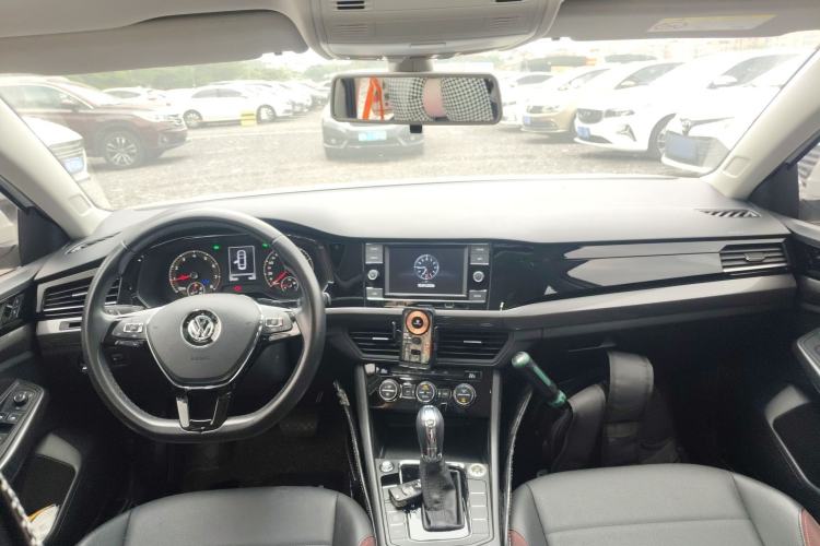 Used Volkswagen Bora 2019 Revised Version 280TSI DSG Elite Edition China VI Standard Center Console