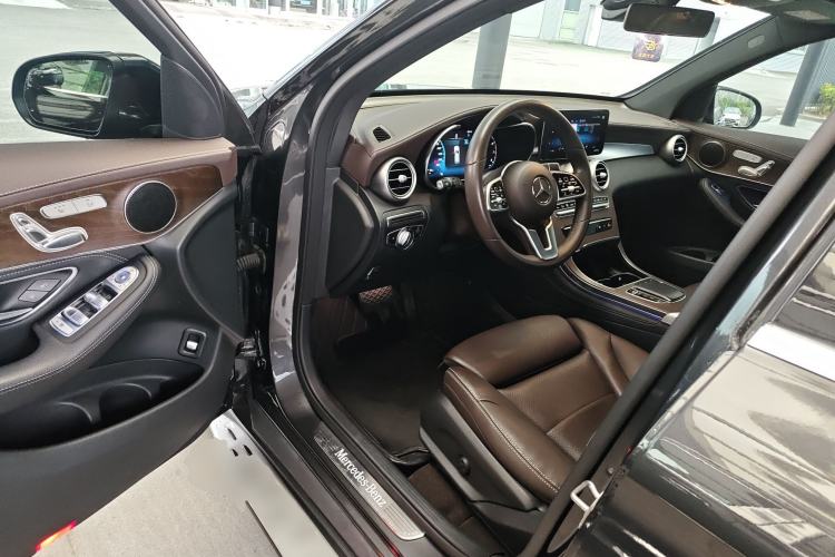 Used Mercedes-Benz GLC 2020 Facelift GLC 260 L 4MATIC Luxury Edition
