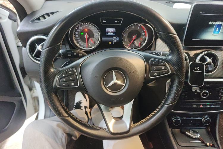 Used Mercedes-Benz GLA 2016 GLA 200 Sport Edition Steering Wheel