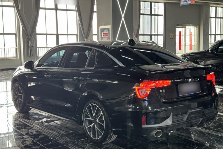 Used Lynk & Co 03 2022 2.0TD DCT JingPro Exterior 5