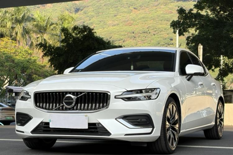 Used Volvo S60 2025 B4 Zhiyuan Luxury Edition