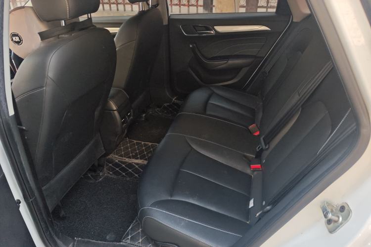 Used Roewe i6 New Energy 2017 45T Hybrid Connect & Smart Enjoyment Edition
