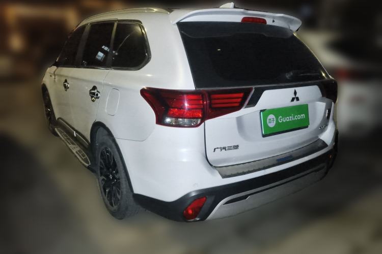 Used Mitsubishi Outlander 2020 2.0L Two-Wheel Drive Comfort Edition 7-Seater
