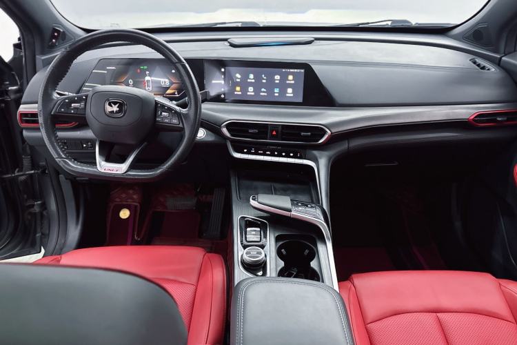 Used CHANGAN UNI-T 2020 1.5T Prestige Version Interior 6