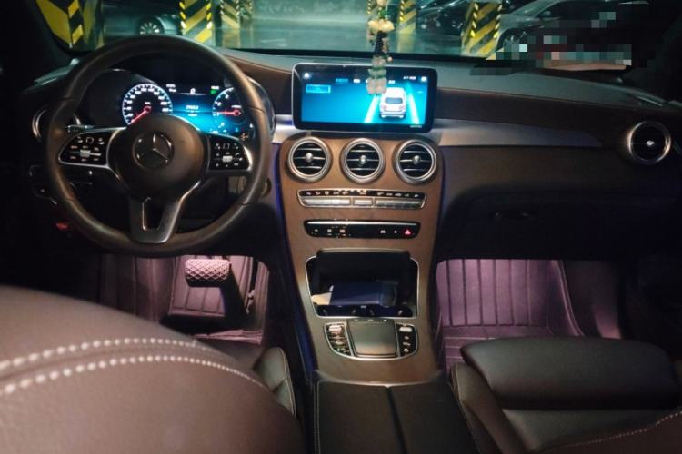 Used Mercedes-Benz GLC 2020 GLC 300 L 4MATIC Dynamic Edition Center Console