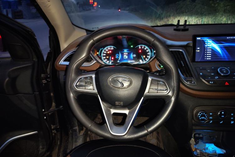 Used Soueast DX7 2015 1.5T Manual Elite Model Steering Wheel
