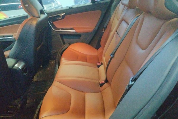 Used Volvo S60 New Energy 2015 S60L E-Drive Hybrid T6 Smart Drive Edition Left Rear Seat