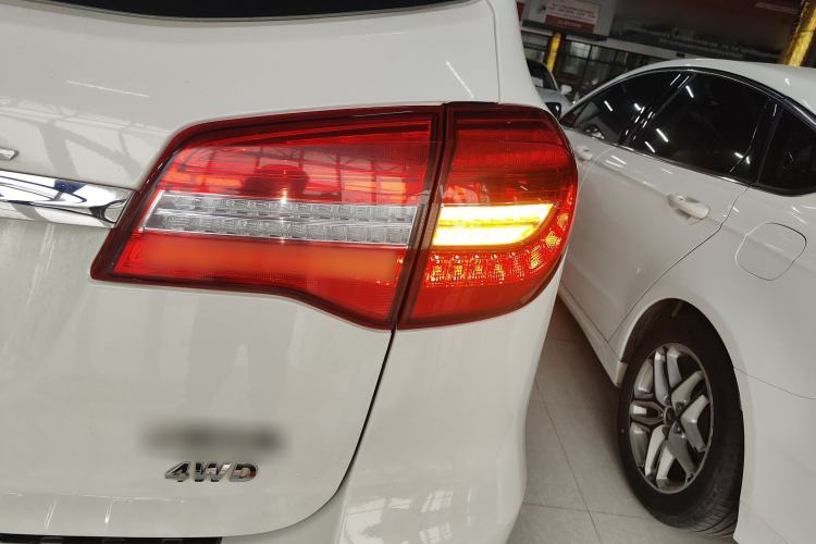 Used Haval H8 2015 2.0T Four-Wheel Drive Standard Version
