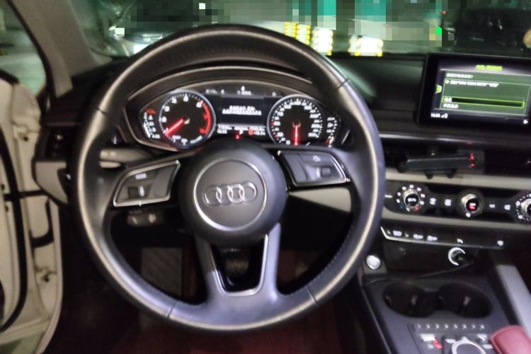 Used Audi A4L 2018 30th Anniversary Edition 40 TFSI Trendy Model Steering Wheel