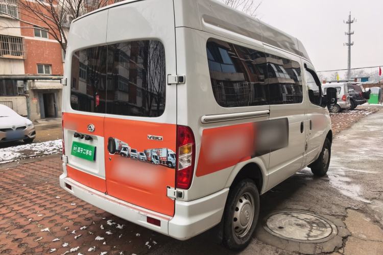 Used SAIC MAXUS Xintu V80 2021 2.0T Manual Classic Aoyuntong Short Wheelbase Mid-Roof 5/6-Seater
