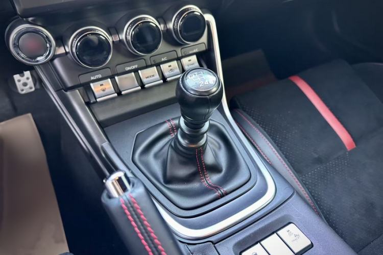 Used Subaru BRZ 2022 2.4L Manual Version
