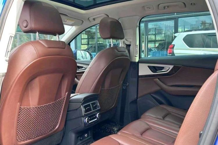 Used Audi Q7 2016 45 TFSI Technology Edition Interior 3